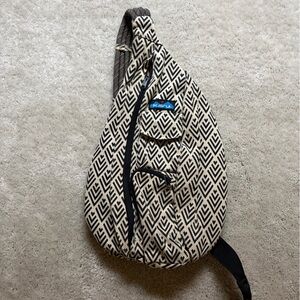 Kavu Chevron Patterned Sling Bag in Black and Cream